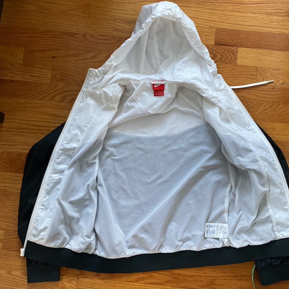 Nike Jacket - Picture 9 of 12